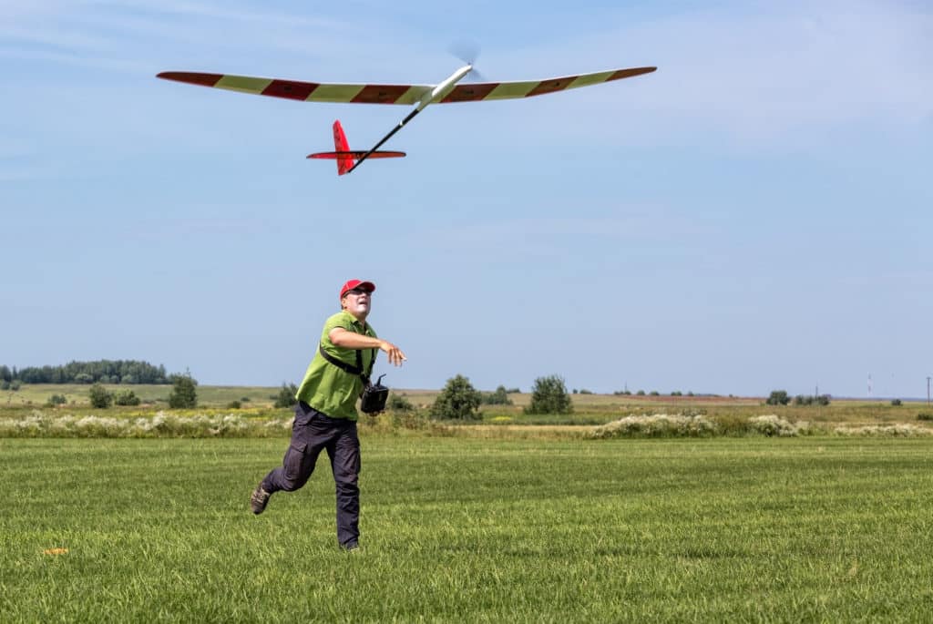 Man,launches,into,the,sky,rc,glider,,wide Angle