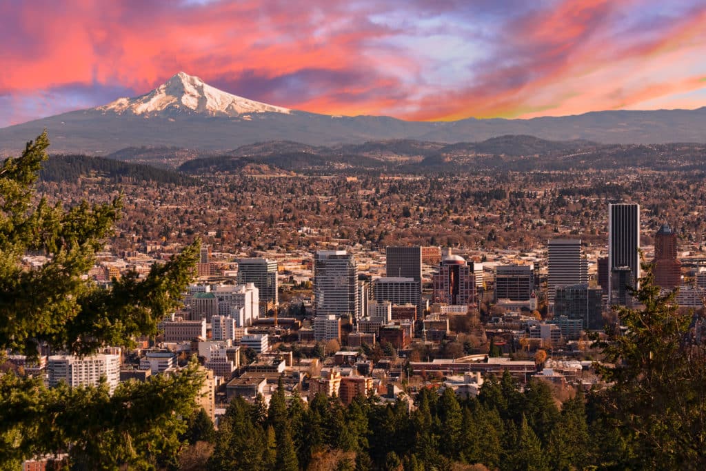 Sunrise,view,of,portland,,oregon,from,pittock,mansion.