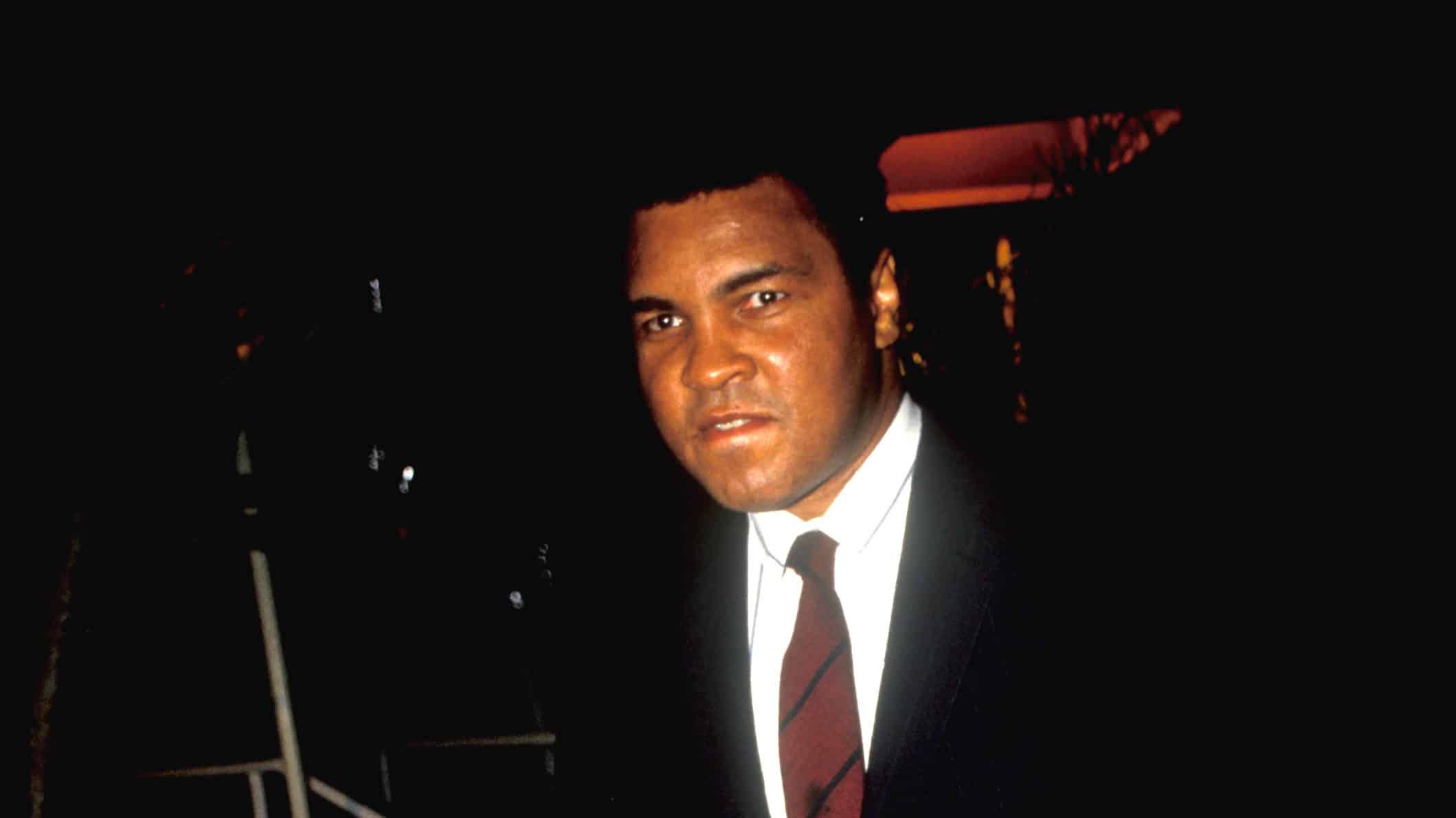Los Angeles Circa 1991: Muhammad Ali Mugs For Photographers