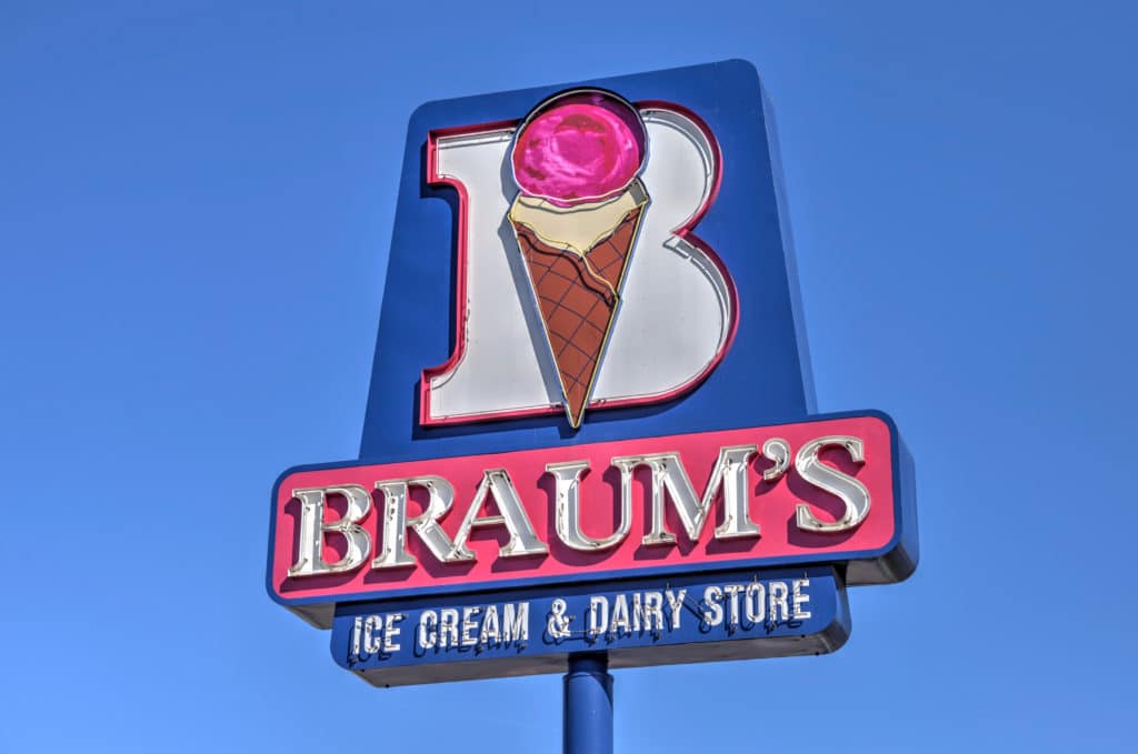 Springfield Missouri March 22 2019: Braum's Restaurant. Braum's Exterior