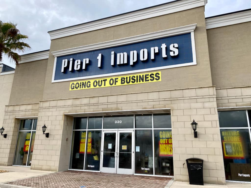 Pier 1 Imports Going Out Of Business Front Entrance. Saint